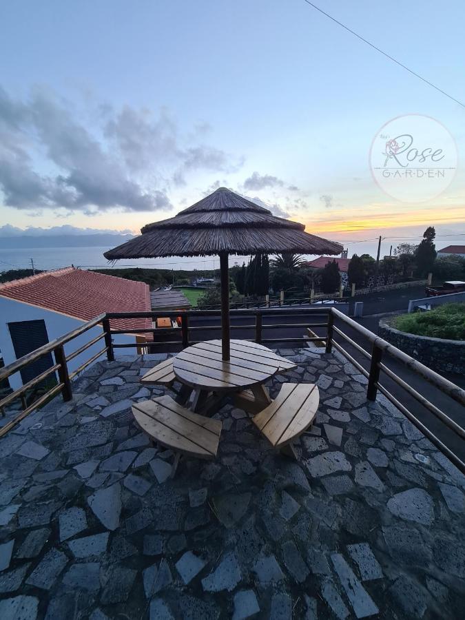 Villa Rosegarden View Velas Esterno foto