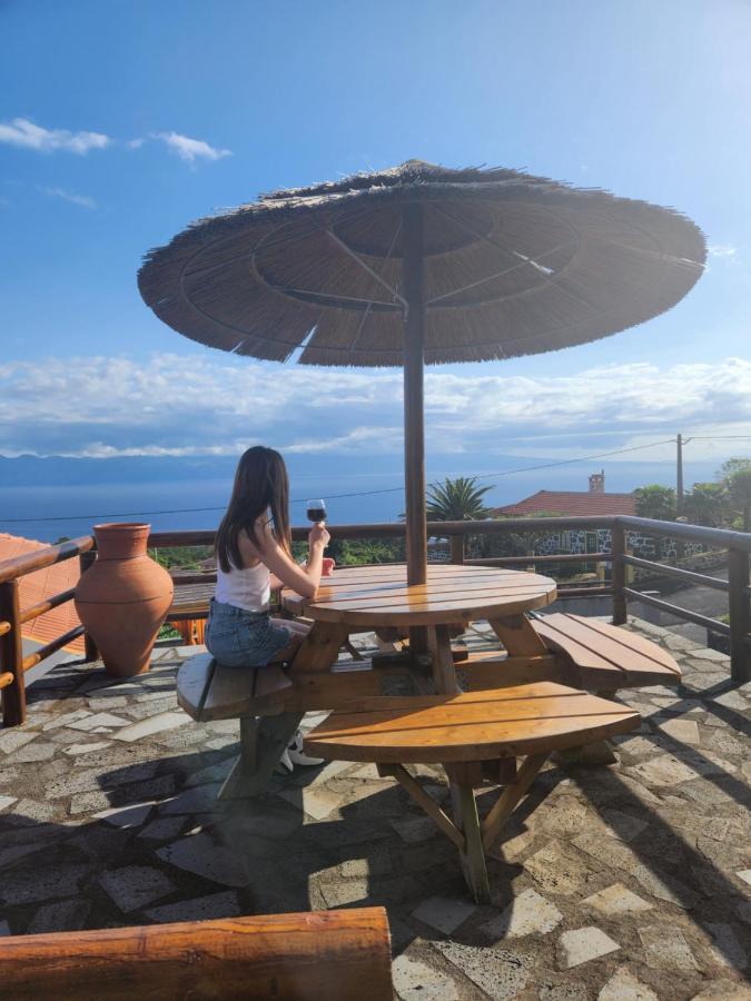 Villa Rosegarden View Velas Esterno foto