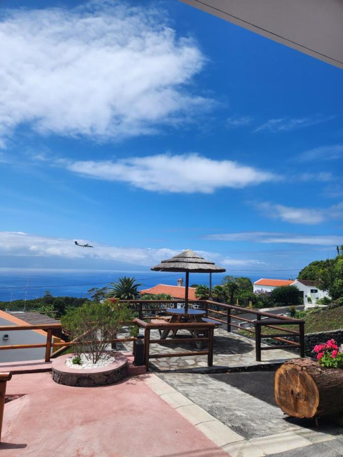 Villa Rosegarden View Velas Esterno foto