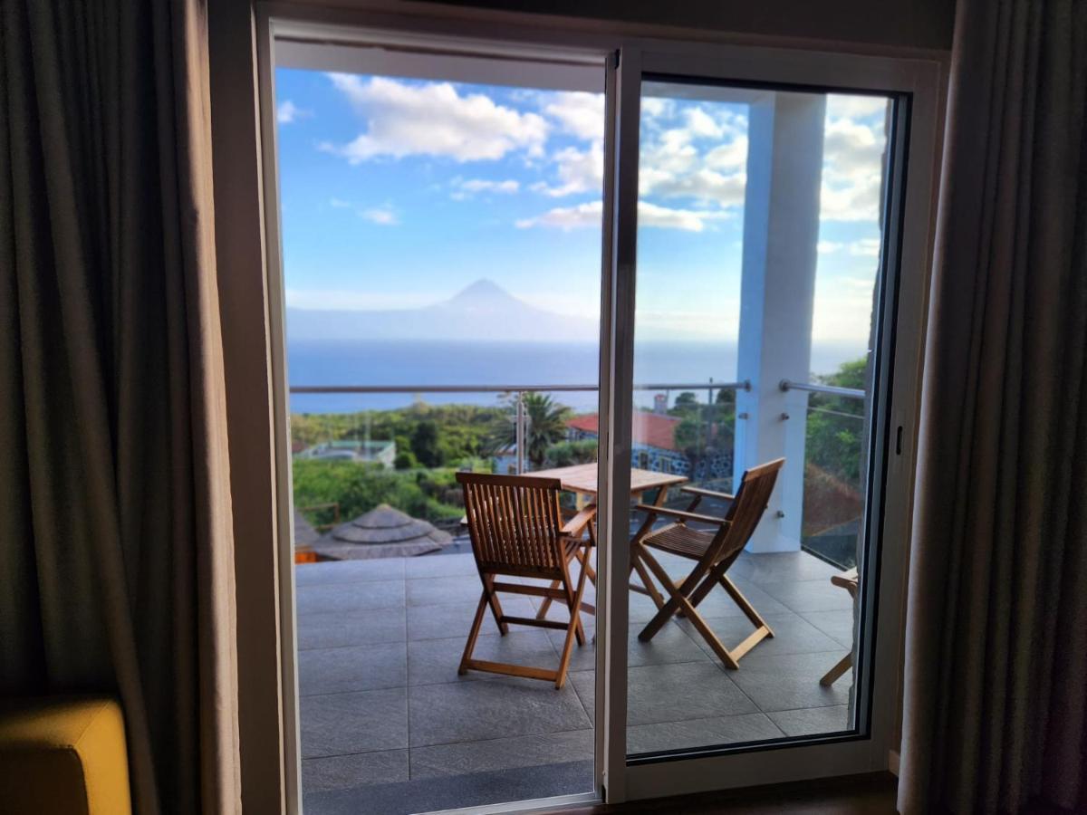 Villa Rosegarden View Velas Esterno foto