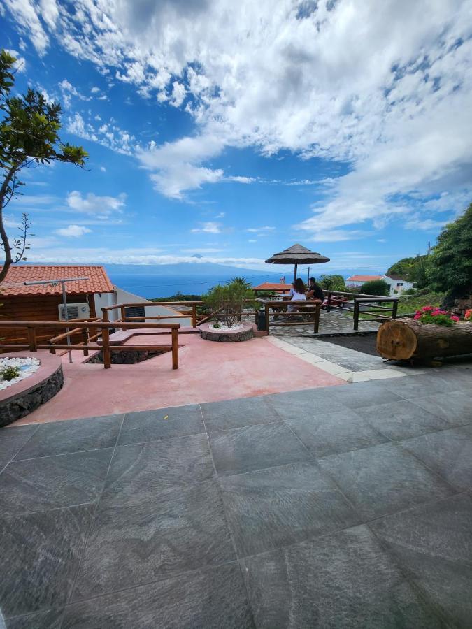 Villa Rosegarden View Velas Esterno foto