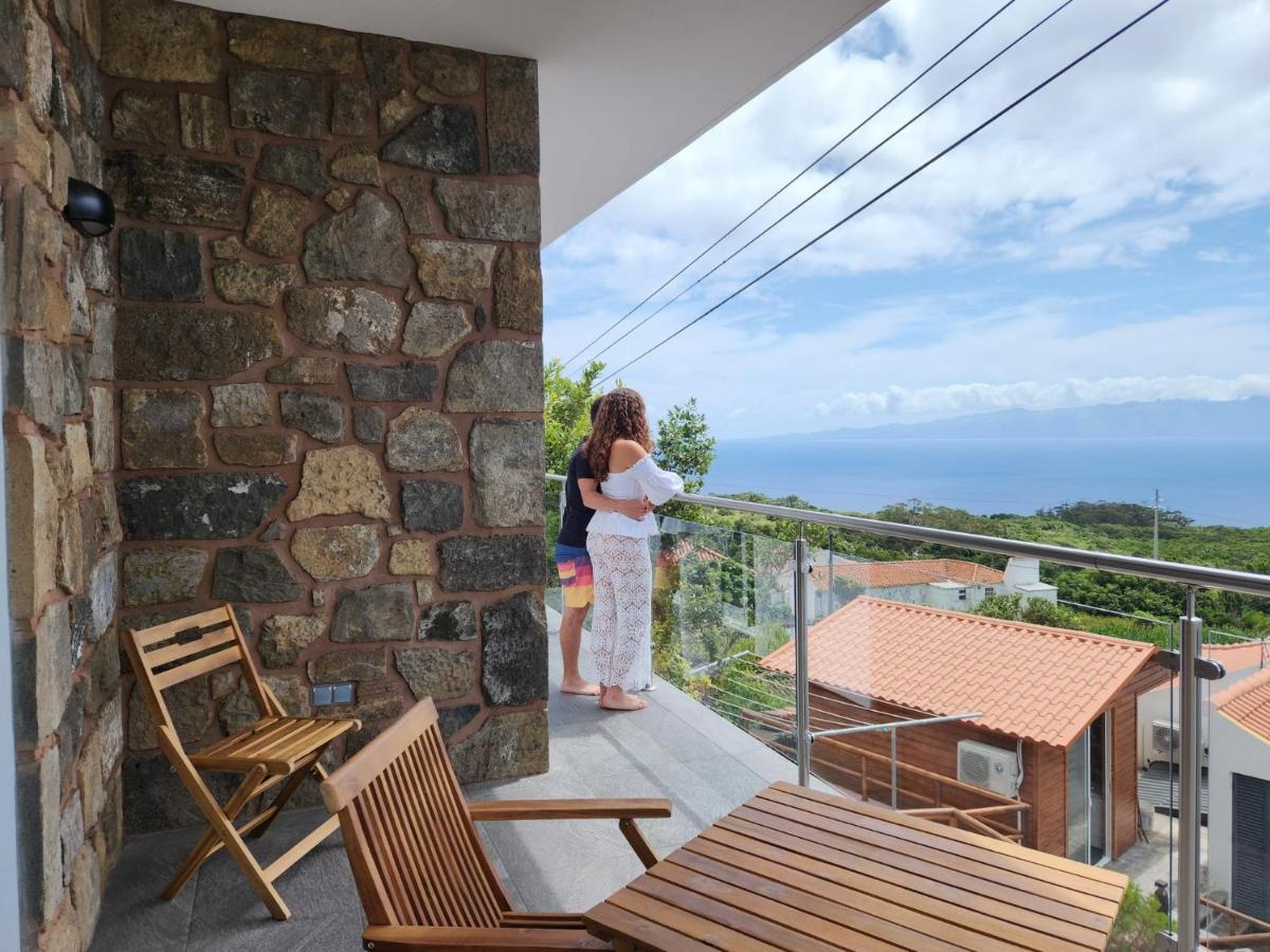 Villa Rosegarden View Velas Esterno foto