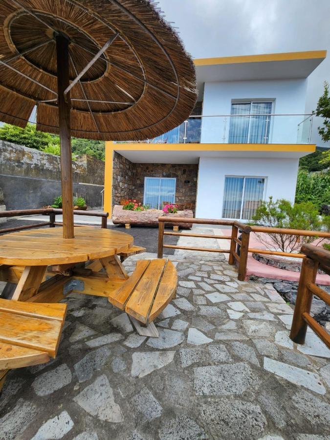 Villa Rosegarden View Velas Esterno foto