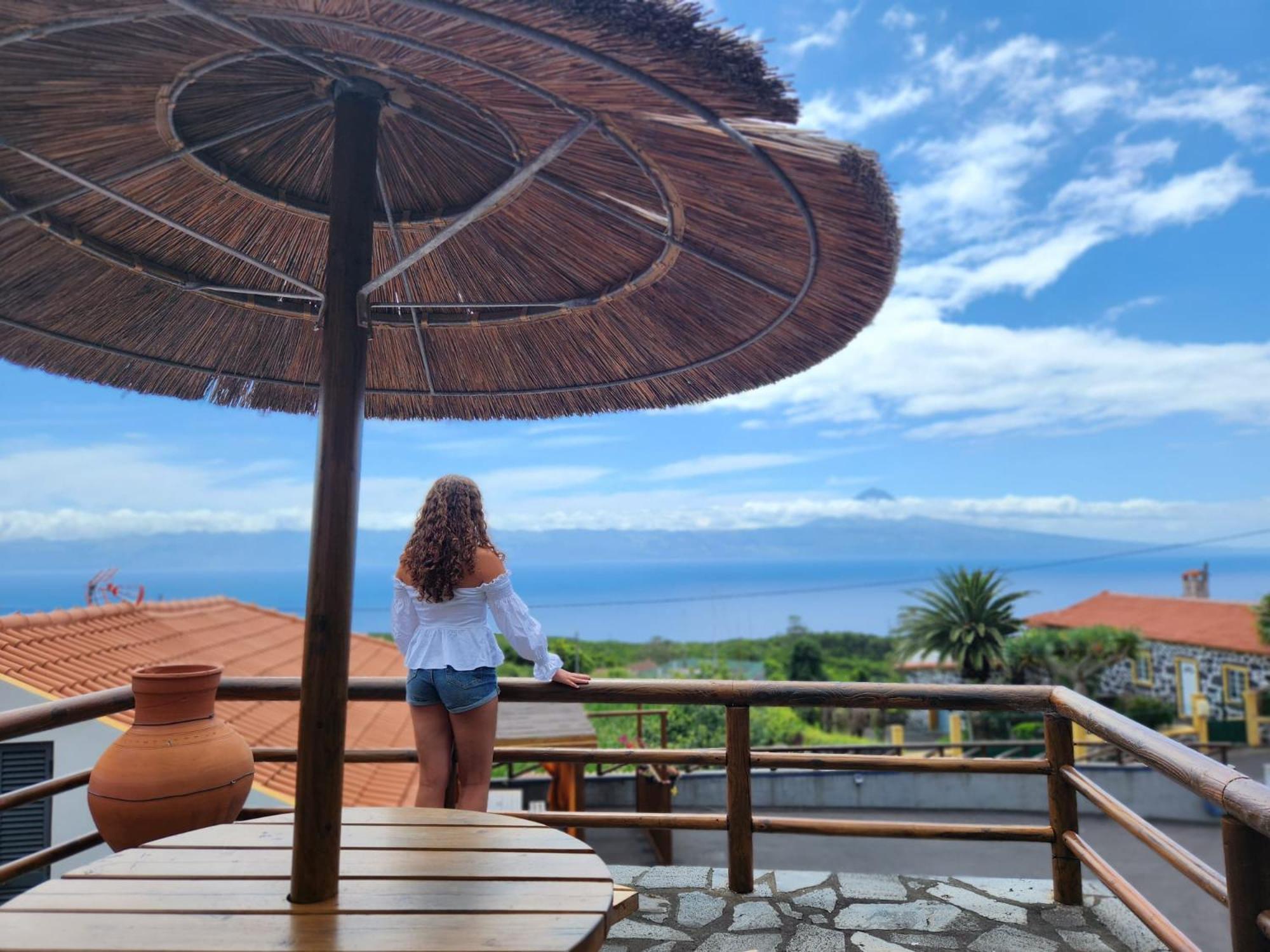 Villa Rosegarden View Velas Esterno foto