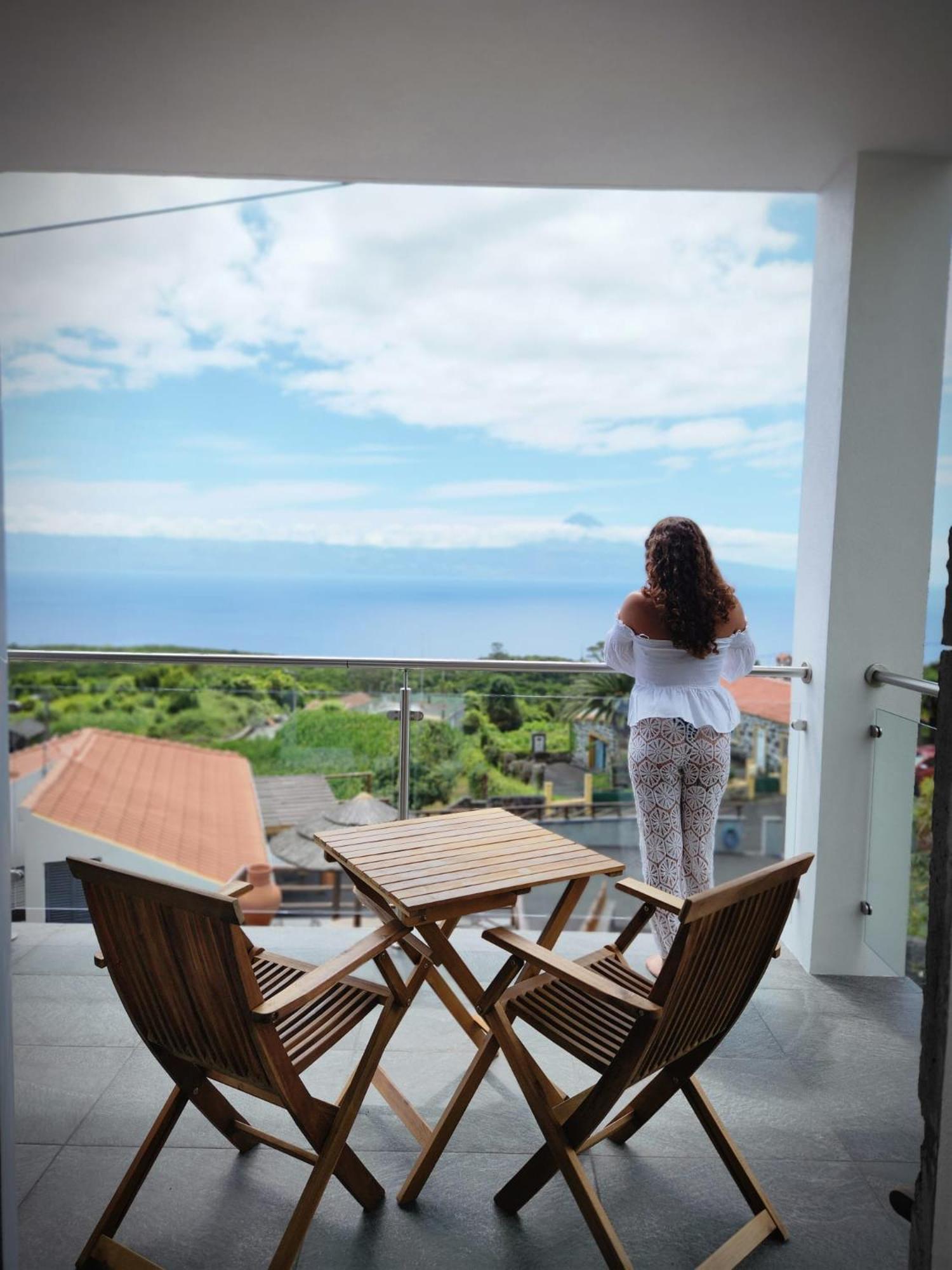 Villa Rosegarden View Velas Esterno foto